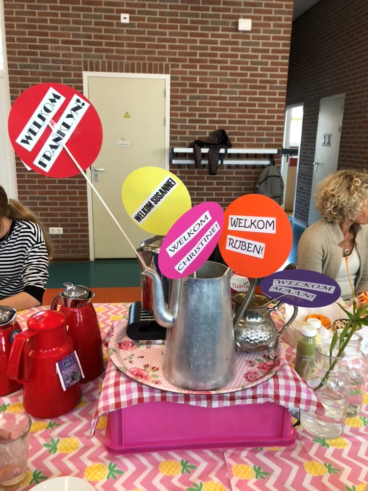 High tea voor nieuwe studenten bij De Bron